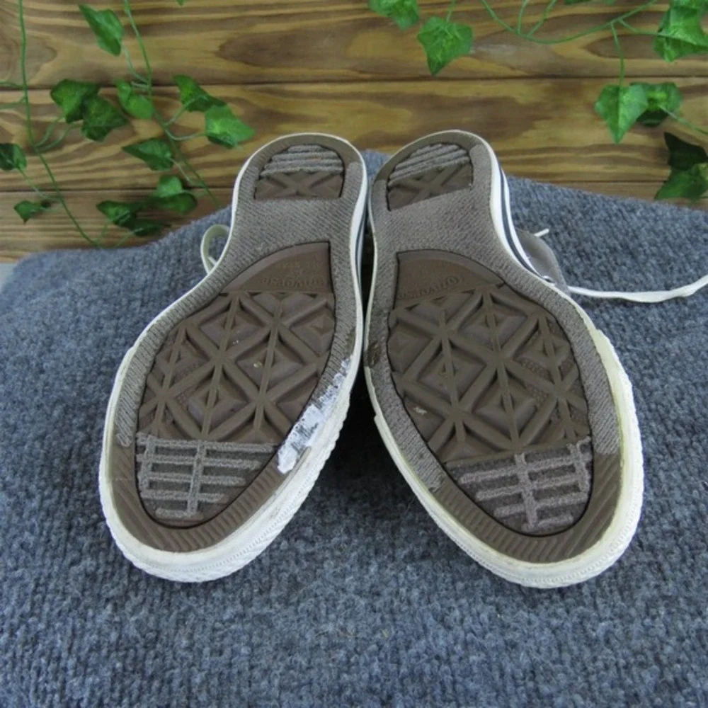 Converse Women's Low Top Sneaker Gray Fabric Sz 5 Medium‎ Gently Used 2025